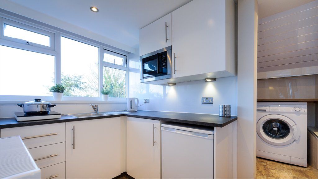 Cheshire Hospitality Ltd T\/A Lennox Lea Studios & Apartments Sale Exterior foto