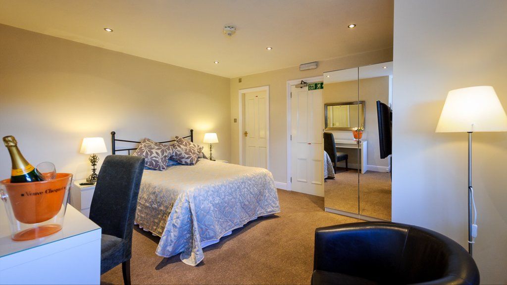 Cheshire Hospitality Ltd T\/A Lennox Lea Studios & Apartments Sale Exterior foto